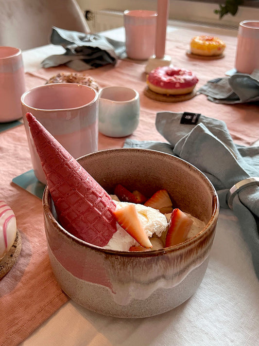 Skål Melting Ice Cram från Egg Back home i miljö