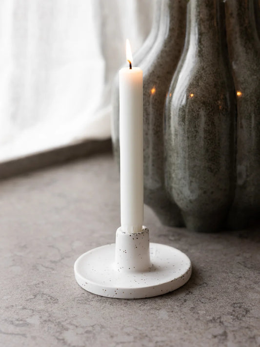 Ljusstake Ekdalen i färgen vit miljöbild