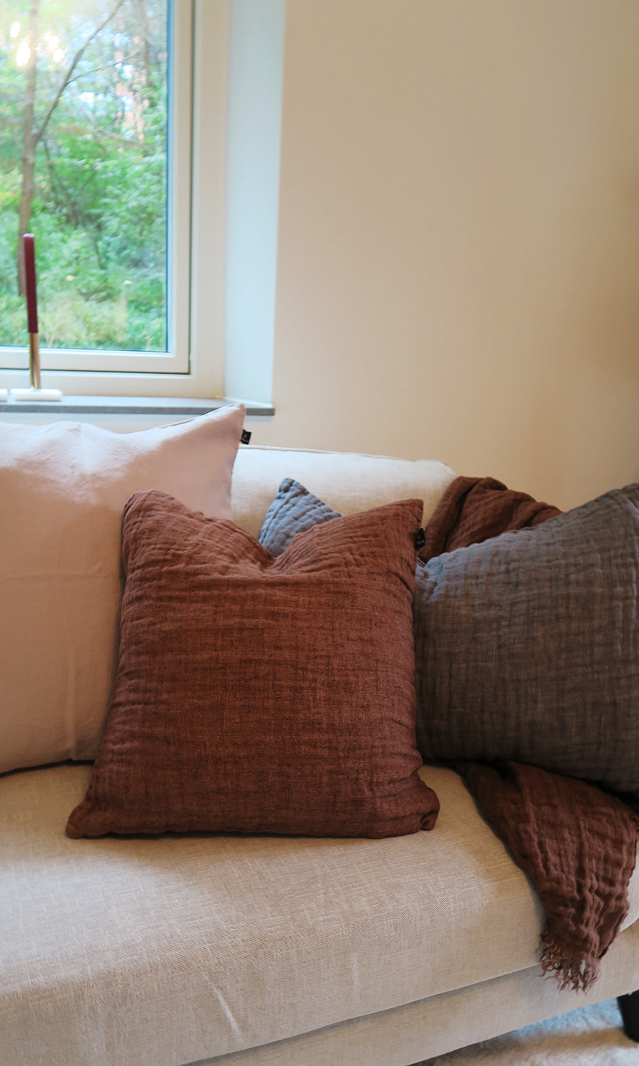 Sunshine ash kuddar från Himla 60x60