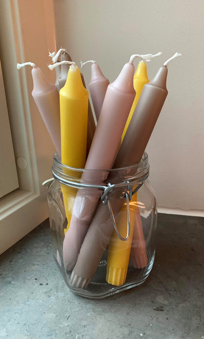 Delsbo Candle i färgerna yellow, pink och dark beige