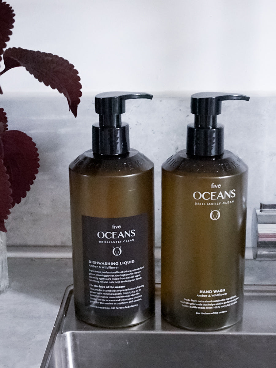 Five Oceans handtvål och diskmedel på köksbänk