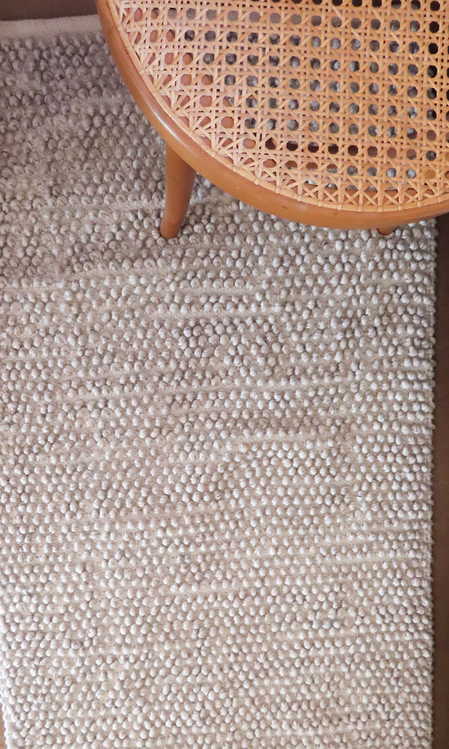 The loop rug från Formgatan Ivory Jenilin