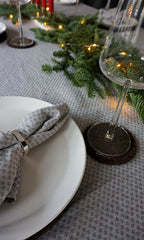 Glasunderlägg i kork i färgen smoked